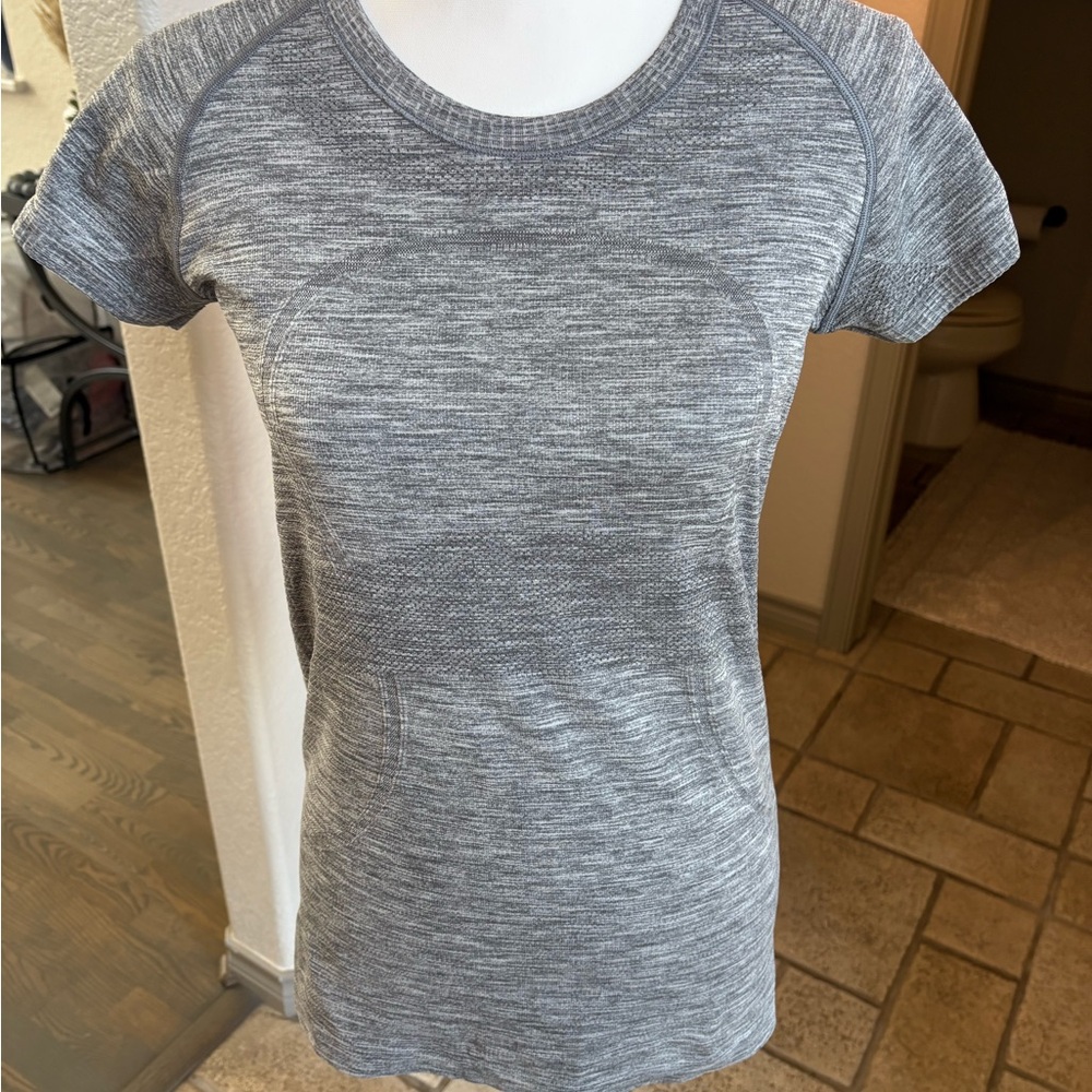 Lululemon Athletica Charcoal Heather Short Sleeve Tee